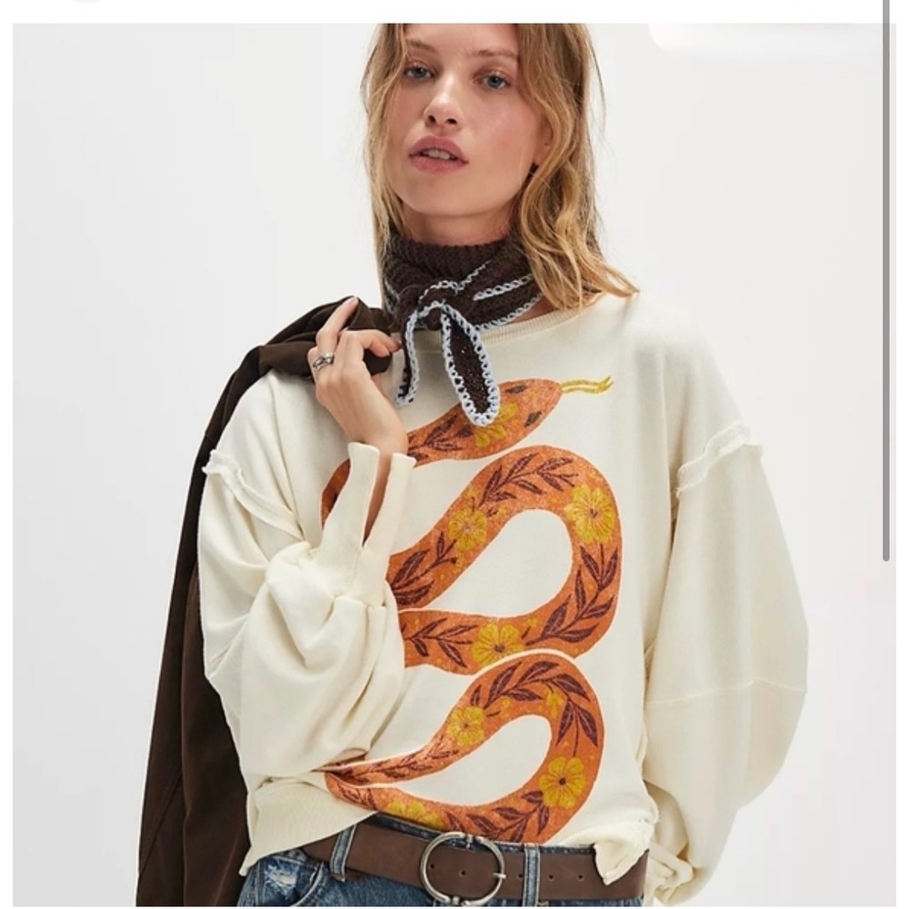 Free People We The Free Graphic Camden Pullover Sweatshirt large New NWT snake